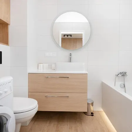 Osiedle Latarnikow With Parking By Renters 아파트 *